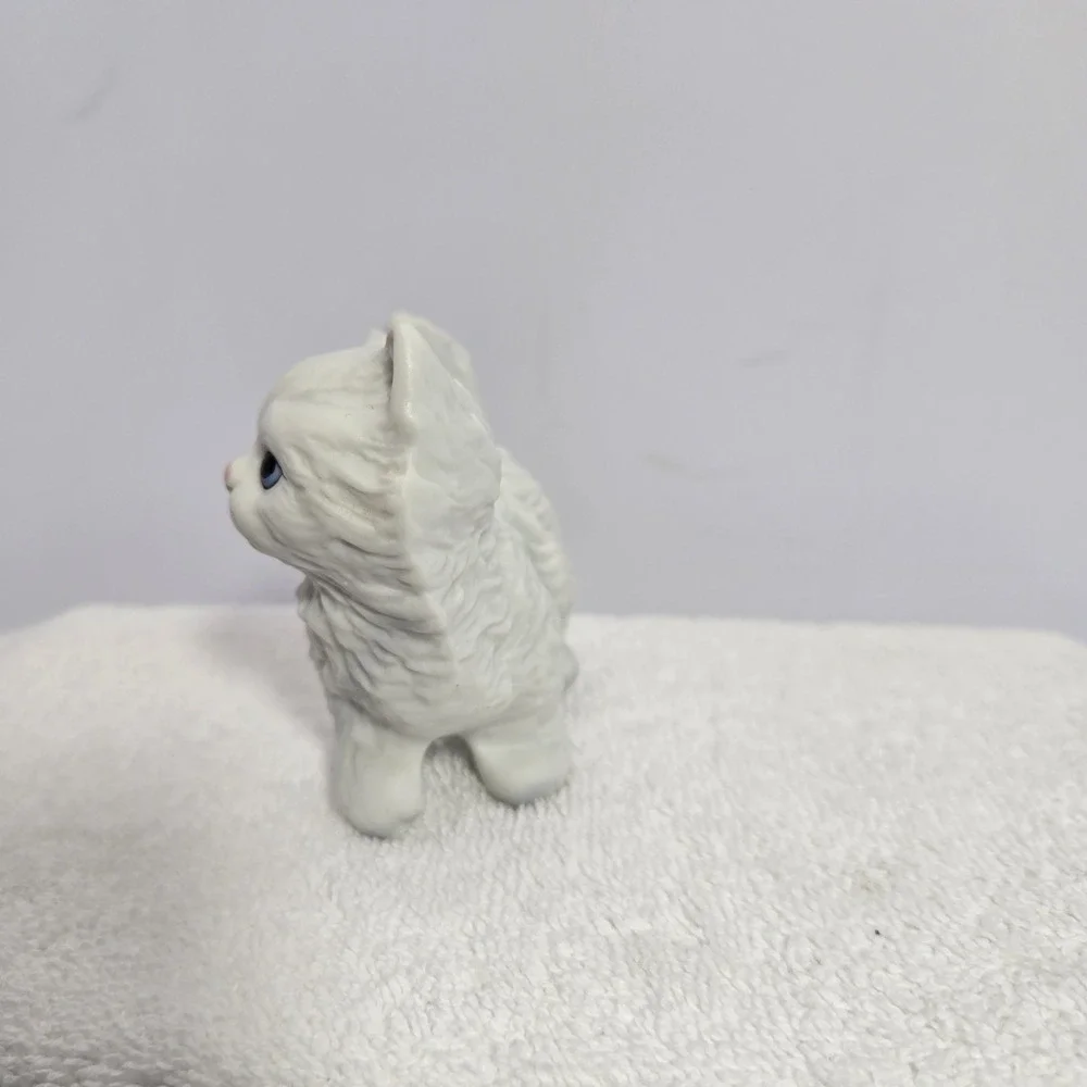 Vintage White Persian Cat Figurine Ceramic Glossy Blue Eyes Longhair Collectible